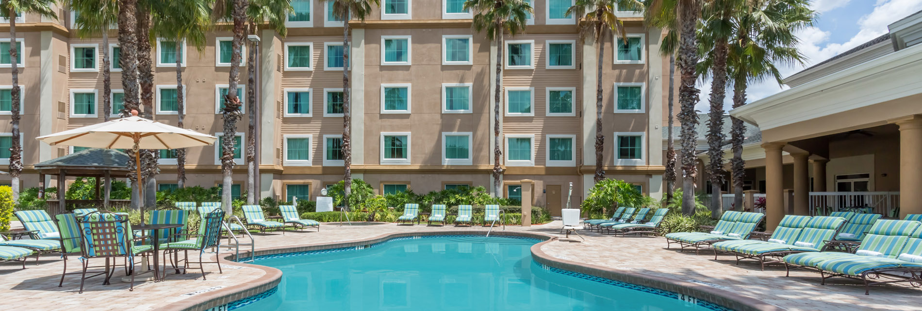 Hawthorn Suites Lake Buena Vista pool area