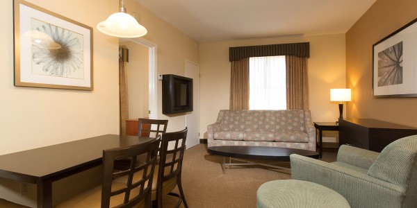 staySky Suites I - Drive - LivingRoom1