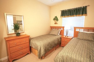 Coral Cay Resort - Bedroom with Twin Bed
